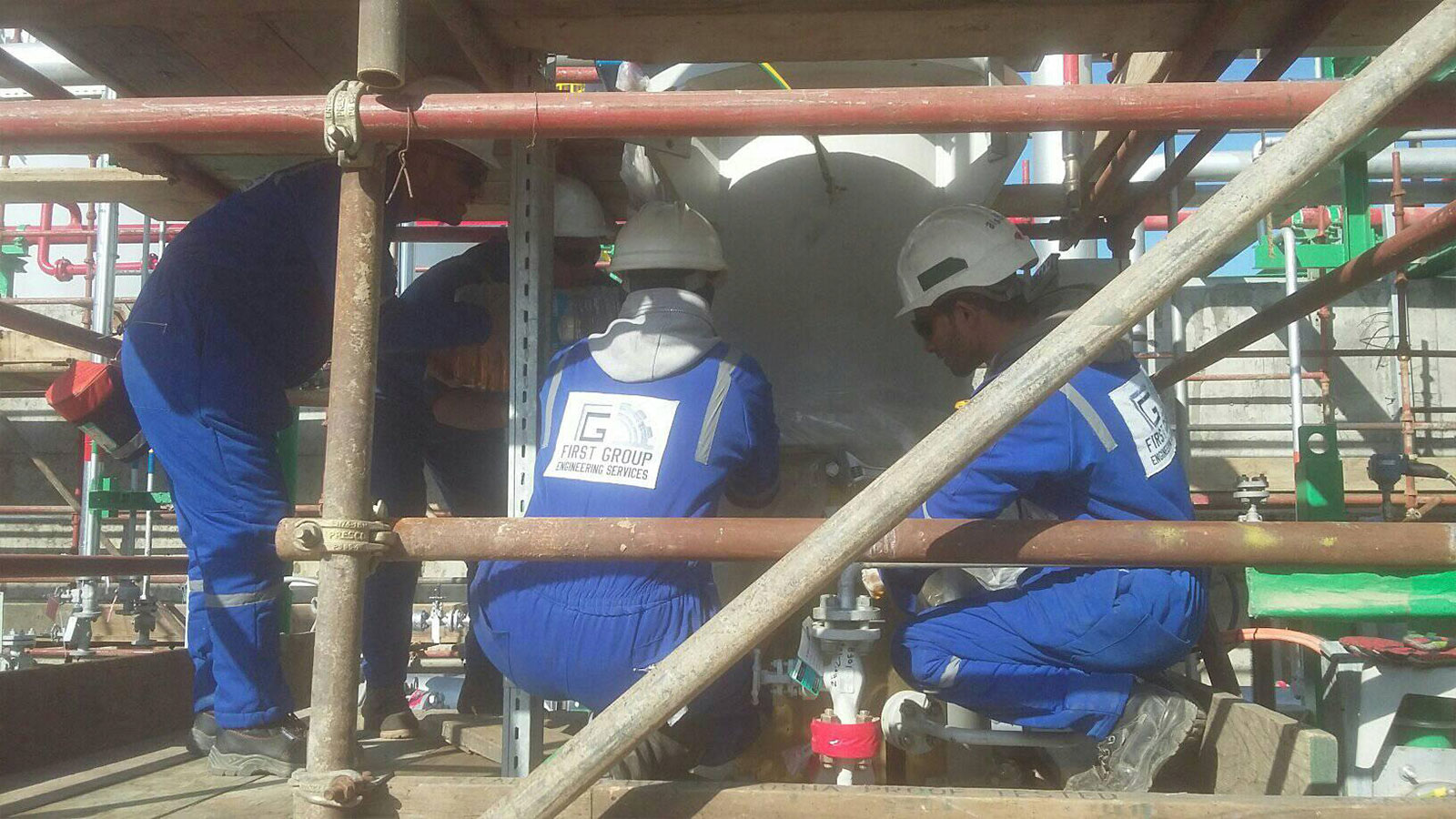 ZOHR-GIANT-OFFSURE02