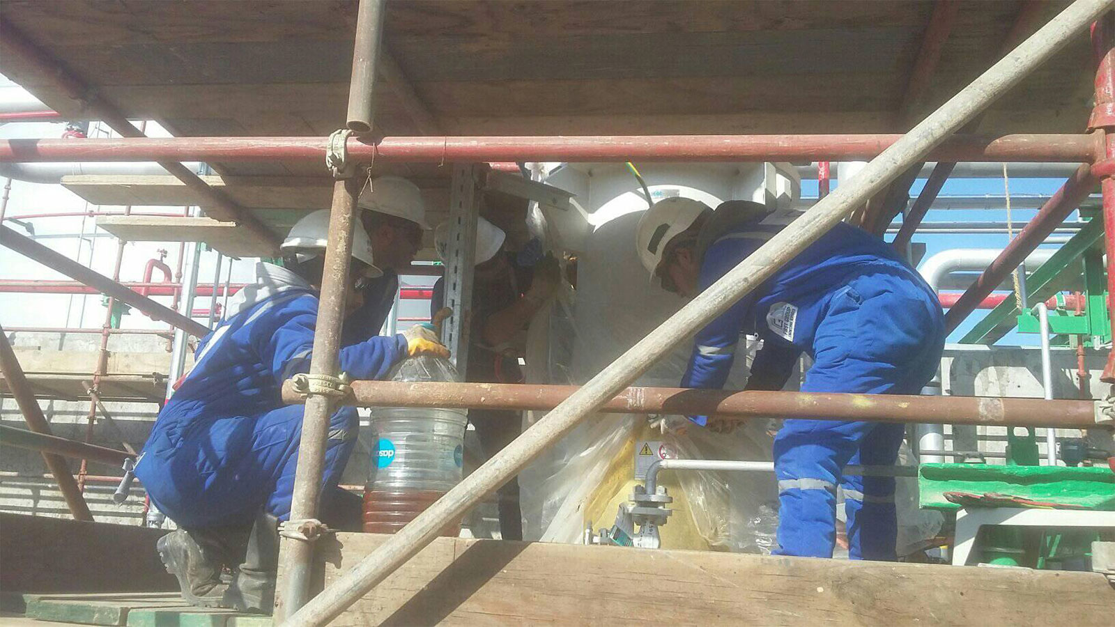 ZOHR-GIANT-OFFSURE03